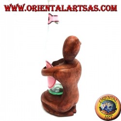Porte-bouteille sculpture d'une femme agenouillée embrassant en bois de Suar