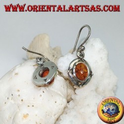 Boucles d'oreilles en argent avec ambre naturel ovale entourées d'un disque avec une boule sur les points cardinaux