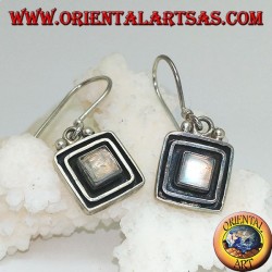 Boucles d'oreilles en argent avec pierre de lune arc-en-ciel carrée entourées d'un double cadre surélevé