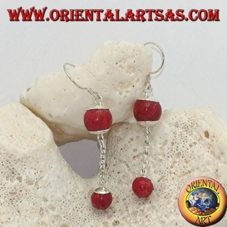 Boucles d'oreilles pendantes en argent avec double boule rouge madrepora (corail) et chaîne en argent