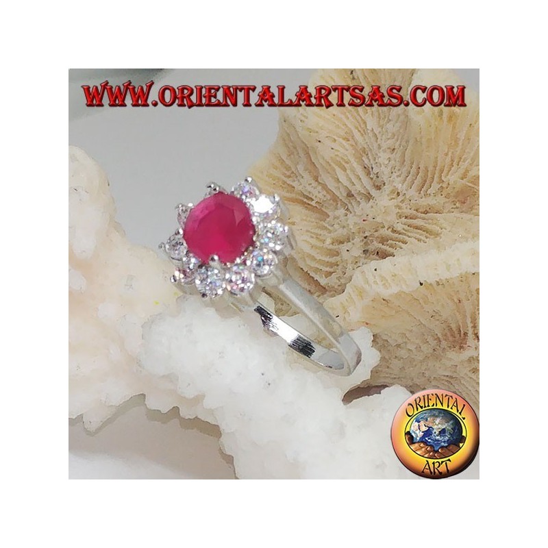 Bague fleur en argent avec rubis rond synthétique avec pétales de zircon blanc incrustés