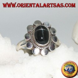 Anillo de flores de plata con cabujón oval estrella negra rodeada de trenzas y disquetes
