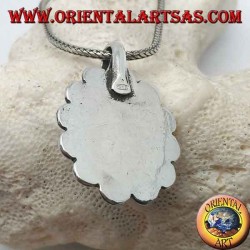 Colgante de flores de plata con labradorita oval cabujón rodeado de discos perforados