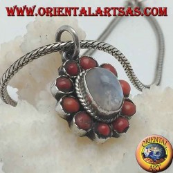 Pendentif fleur en argent avec cabochon de pierre de lune arc-en-ciel et corail tibétain avec pétales