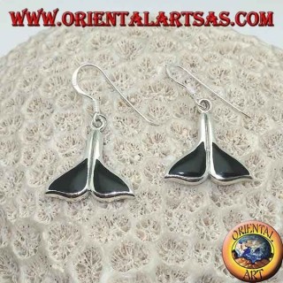 Orecchini in argento a forma di coda di balena con onice