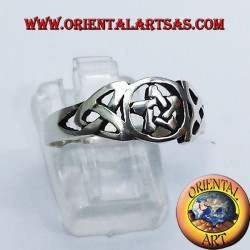 Anello pentacolo con nodo celtico in argento
