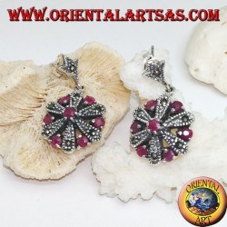 Pendientes de plata margarita con 6 +1 rubíes redondos y marcasitas naturales.