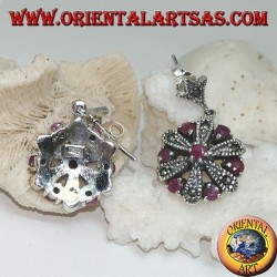 Pendientes de plata margarita con 6 +1 rubíes redondos y marcasitas naturales.