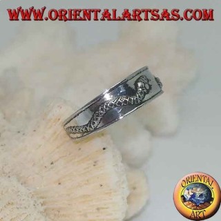 Anello in argento da piedi o falange a fascetta con due serpenti striscianti in rilievo