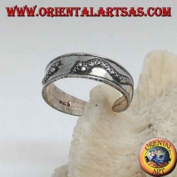 Silver ring for feet or banded phalanx with two creeping snakes in relief