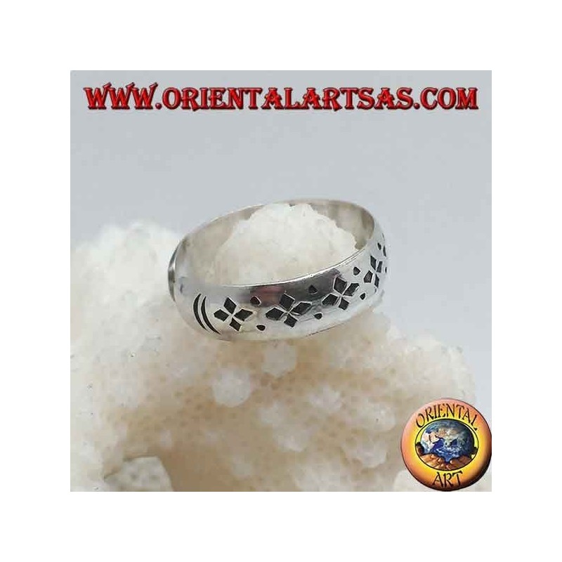 Silver ring for feet or banded phalanx with engraved punch decoration