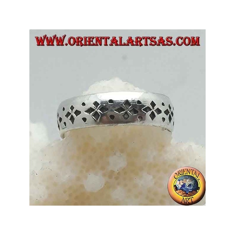 Silver ring for feet or banded phalanx with engraved punch decoration
