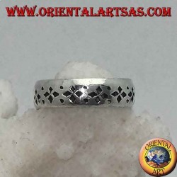 Silver ring for feet or banded phalanx with engraved punch decoration