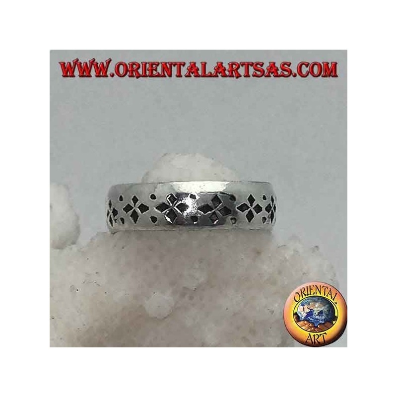 Silver ring for feet or banded phalanx with engraved punch decoration