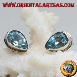 Pendientes de lóbulo plateado con topacio azul en forma de plata simple