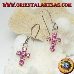 Silberne Ohrringe mit Kreuzanhänger aus rosa Zirkonen