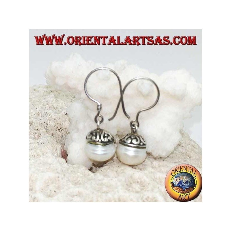 Boucles d'oreilles en argent avec perle d'eau douce et décoration ethnique