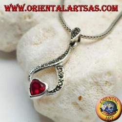 Colgante de plata corazón granate en hilo de marcasita