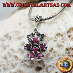Colgante de plata con flor de rubíes naturales engastado con corona de marcasita