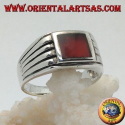 Silberring mit horizontalem Reliefkarneol im Relief und 5 seitlich eingravierten Linien