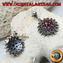 Silberohrringe in Form einer Dalia-Blume mit rundem Rubinset und Markasiten