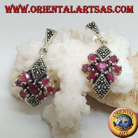 Pendientes de plata con rubí redondo en una estrella de rubíes ovales naturales y dos rombos de marcasita.
