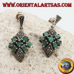 Orecchini in argento con smeraldo tondo in una stella di smeraldi  ovali naturali e due rombi di marcassite