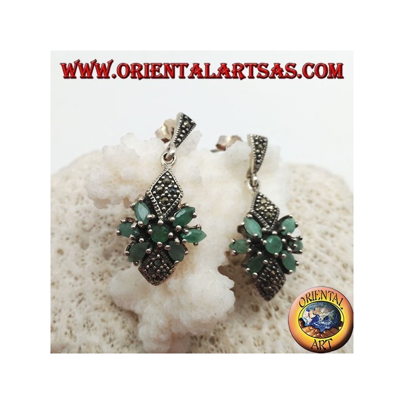 Orecchini in argento con smeraldo tondo in una stella di smeraldi  ovali naturali e due rombi di marcassite