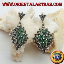 Pendientes de rombos de plata de 9 esmeraldas redondas naturales engastadas rodeadas de marcasita