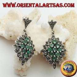 Pendientes de rombos de plata de 9 esmeraldas redondas naturales engastadas rodeadas de marcasita