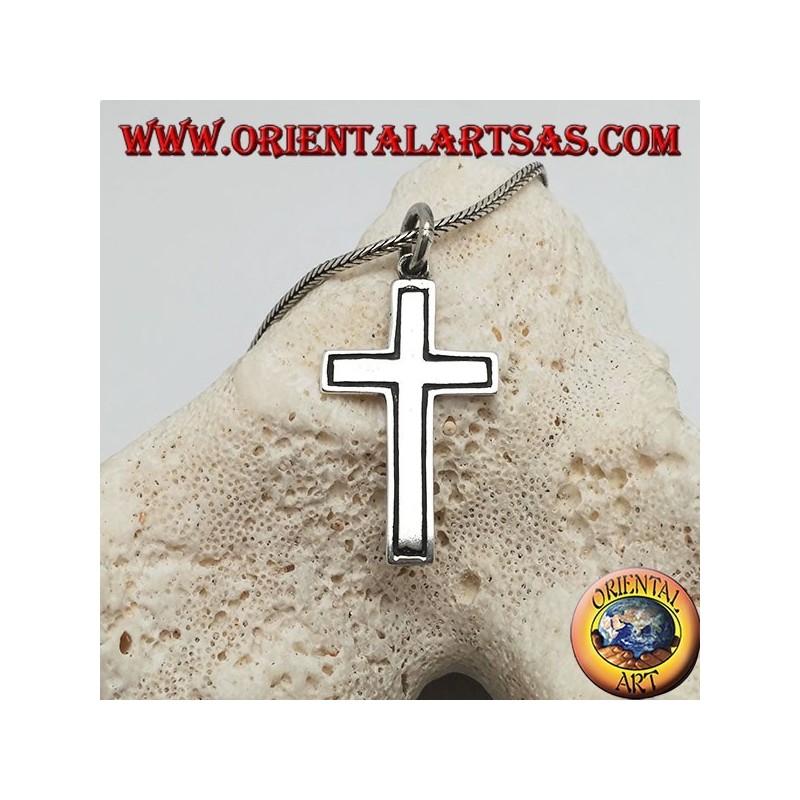 Colgante de cruz cristiana de plata con línea lateral