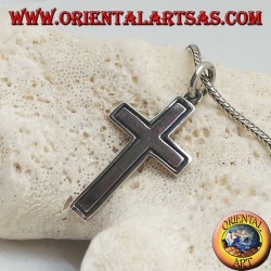 Colgante de cruz cristiana de plata con línea lateral