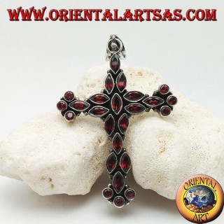 Grand pendentif croix chrétienne en argent en navette naturelle et grenats ronds