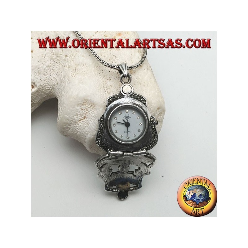 Colgante de plata con reloj de bolsillo de cuarzo con adornos perforados tachonados con marcasita