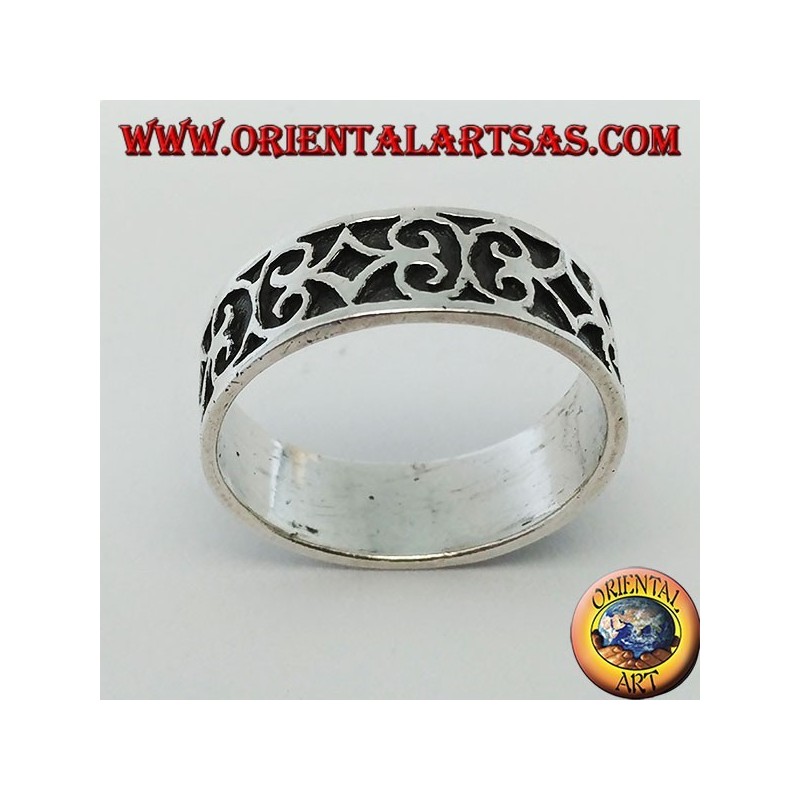 Ring in Silber mit geometrischen Reliefdekorationen