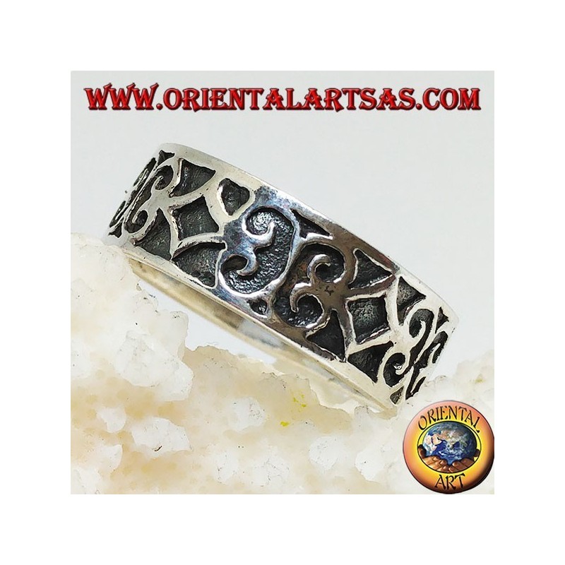 Anello a fedina in argento con decorazioni geometriche in bassorilievo