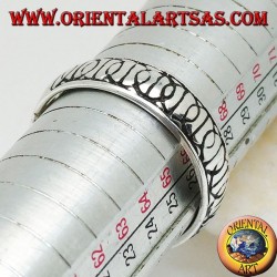 Ring in silver with "D" symbols of nuclear disarmament (symbol of peace) chained engraved