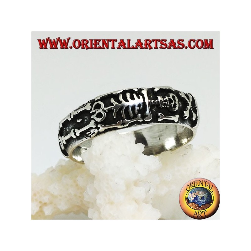 Anillo de plata con esqueleto integral de alto relieve
