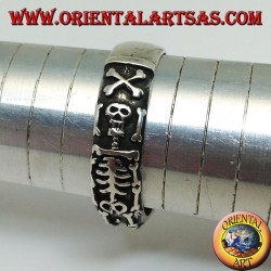 Anillo de plata con esqueleto integral de alto relieve