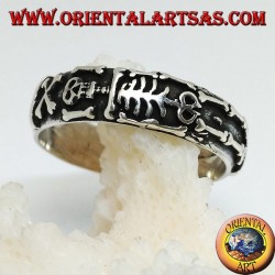 Anillo de plata con esqueleto integral de alto relieve