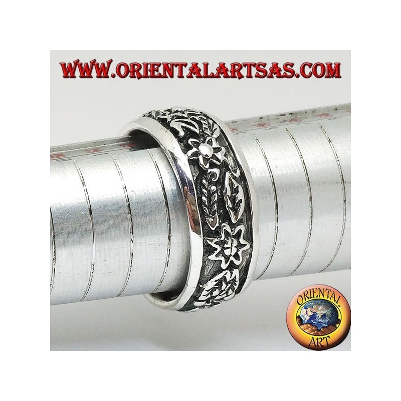 Ring in Silber mit durchgehender Blumendekoration im Hochrelief