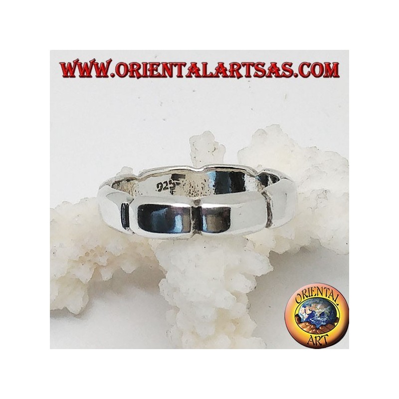 Anillo de plata lisa con paralelepípedos tejidos