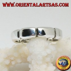 Bague en argent lisse avec parallélépipèdes tricotés