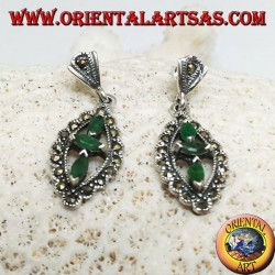 Boucles d'oreilles en argent avec trois émeraudes ovales naturelles dans un losange marcassite