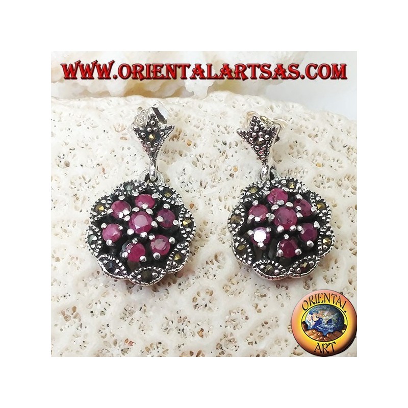 Boucles d'oreilles en argent avec triple cercles concentriques de rubis ronds naturels sertis et marcassite navette