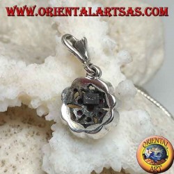 Colgante de plata con tres círculos concéntricos de rubíes redondos naturales engastados y marcasita lanzadera.