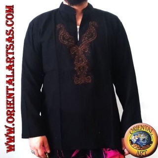 Long-sleeved kaftan sweater with embroidery and V-neck with Korean collar (M)