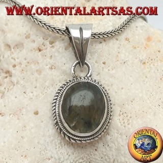 Ciondolo in argento con labradorite ovale contornata da intreccio