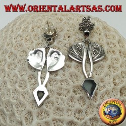 Silberohrringe mit rautenförmigem Onyx und Fassung mit Markasit