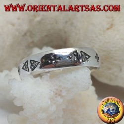 Silver ring with a pair of triangles and cross engraved in bas-relief